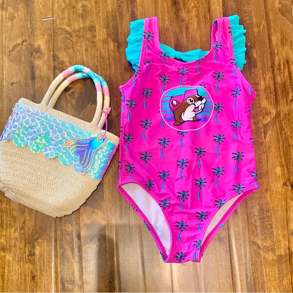 ☀️🌊Bucee’s Toddler Girl Swimsuit 3T